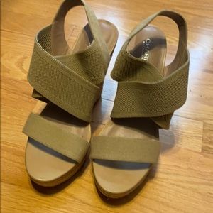 Charles David neutral wedges